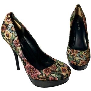 Call It Spring Heels 8 Floral Tapestry Fabric